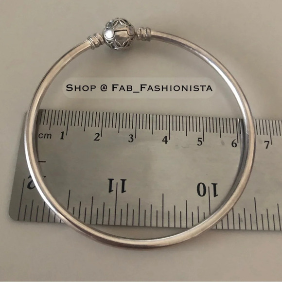 Pandora Pattern of love Bangle limited edition - Picture 9 of 10